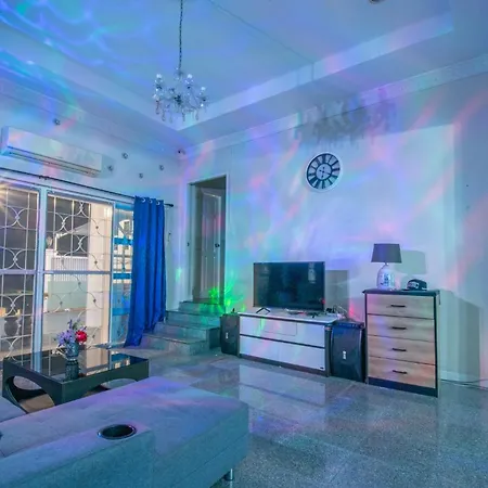Blue Pool Villa Jomtien / 350M To Beach / Big Pool With Slider Exterior photo