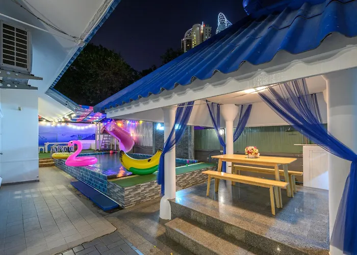 Blue Pool Villa Jomtien / 350M To Beach / Big Pool With Slider